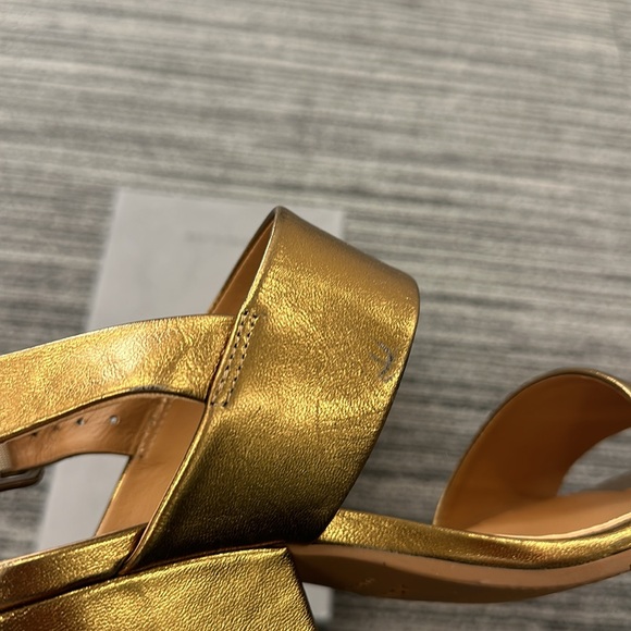 🔥🔥🔥Aquatalia Metallic Gold Leather Sandals Heels Size 7 - Picture 9 of 15